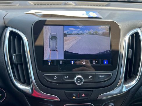 Used 2024 Chevrolet Equinox LT AWD/4WD image 37