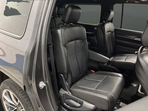 Used 2023 Jeep Wagoneer Series II w/ Premium Group I image 33