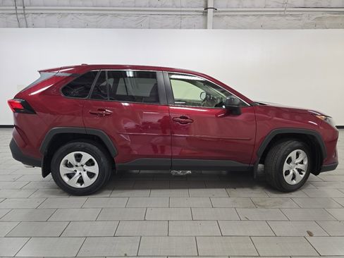 Certified 2022 Toyota RAV4 LE image 17