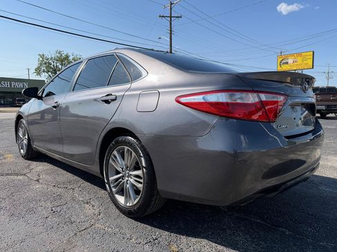 Used 2015 Toyota Camry SE FWD image 7