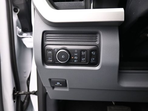 New 2026 Ford F350 XLT w/ XLT Premium Package AWD/4WD image 11