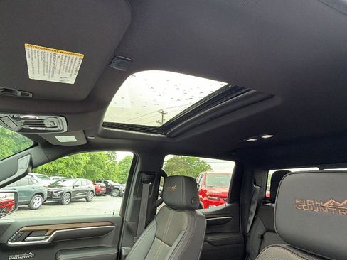 Certified 2024 Chevrolet Silverado 1500 High Country w/ High Country Premium Package AWD/4WD image 16