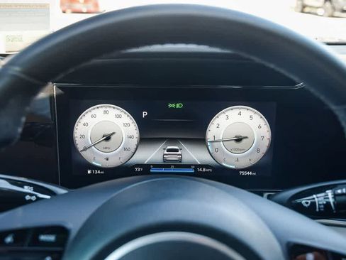 Used 2021 Hyundai Elantra Limited image 23