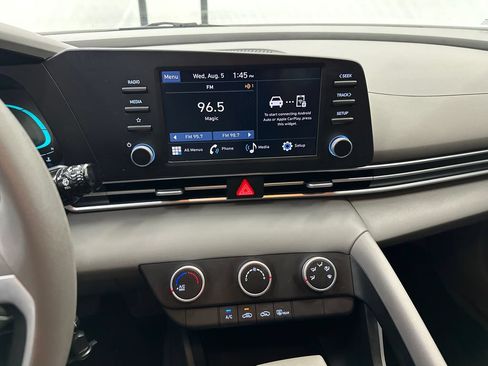 Used 2024 Hyundai Elantra SE FWD image 26