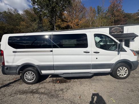 Used 2018 Ford Transit 350 XLT image 5