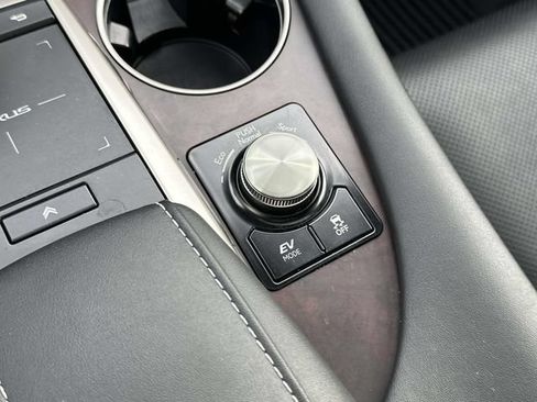Used 2020 Lexus RX 450h AWD w/ Premium Package image 38