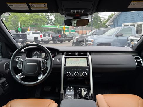 Used 2018 Land Rover Discovery HSE AWD/4WD image 16