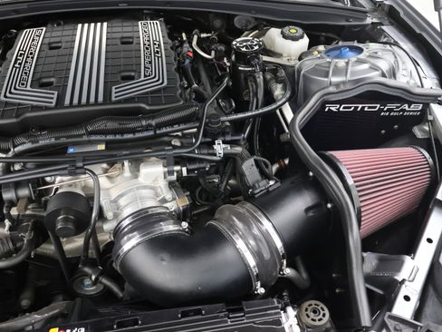 Used 2021 Chevrolet Camaro ZL1 RWD image 16