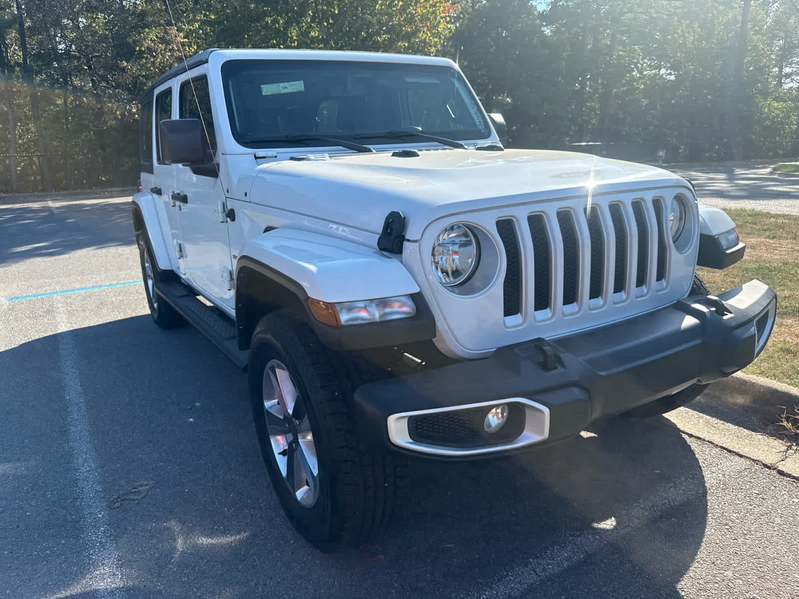 Used 2022 Jeep Wrangler Unlimited Sahara w/ Cold Weather Group AWD/4WD image 5