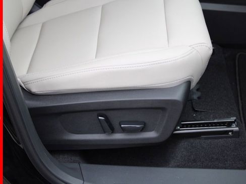 New 2025 Nissan Murano SV w/ Cargo Package image 15