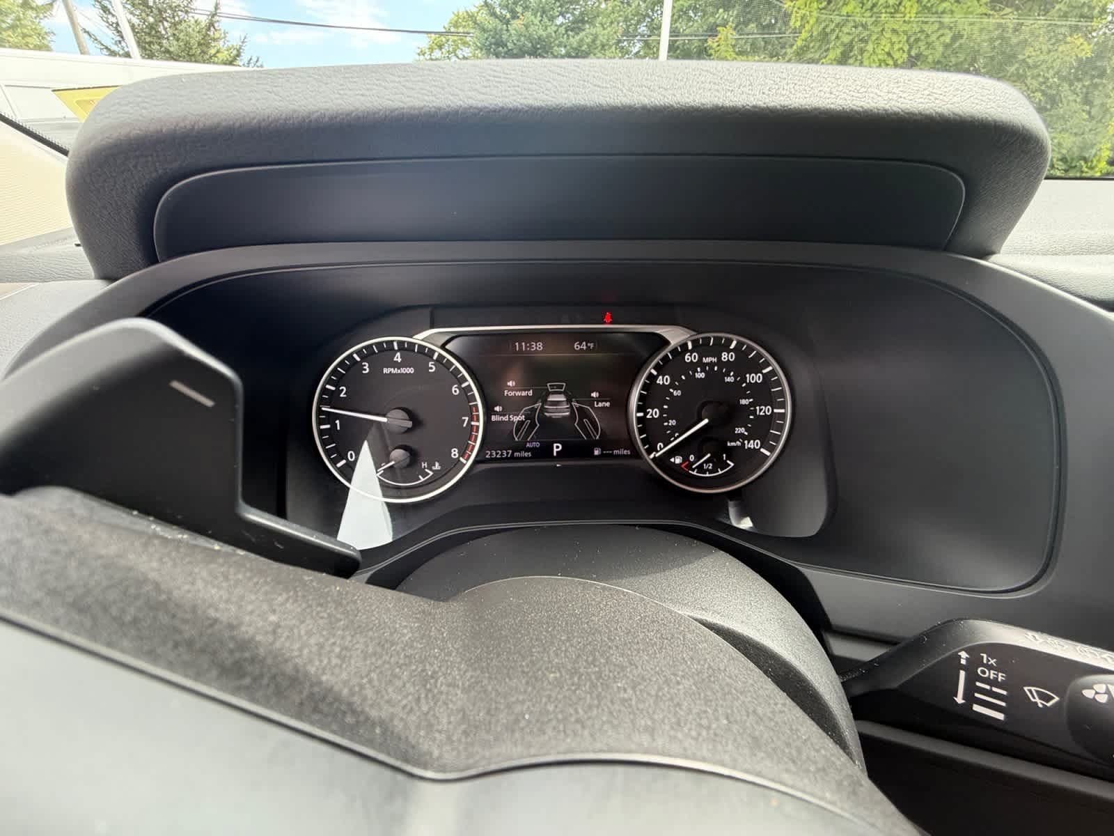 Used 2024 Nissan Pathfinder S AWD/4WD image 16