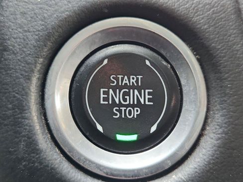 Used 2022 Chevrolet Suburban Z71 AWD/4WD image 16