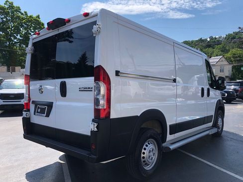 Used 2025 RAM ProMaster 2500 w/ U-Haul Equipment Group FWD image 6