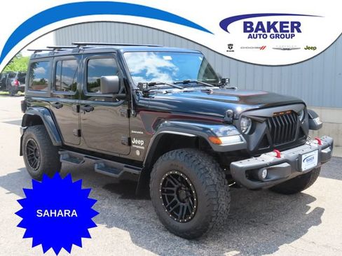 Used 2018 Jeep Wrangler Unlimited Sahara w/ Dual Top Group AWD/4WD image 1