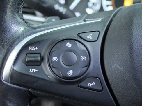 Used 2019 Buick LaCrosse Premium image 17