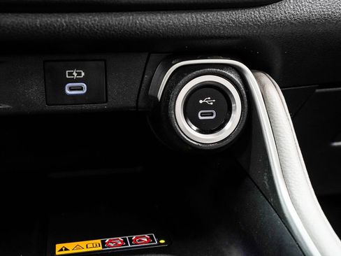 Used 2024 Toyota Grand Highlander AWD image 29