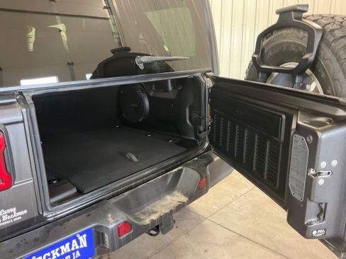 Used 2023 Jeep Wrangler Unlimited Rubicon w/ Xtreme 35 Tire Package AWD/4WD image 23