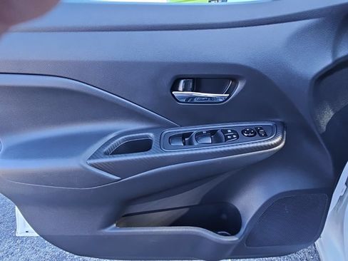 Used 2025 Nissan Versa SV FWD image 22