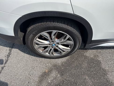 Used 2017 BMW X1 xDrive28i image 11