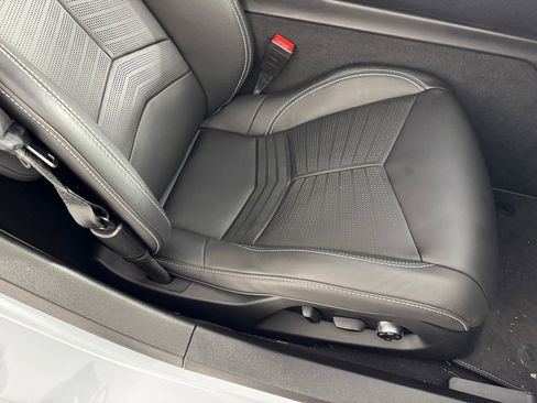 Used 2021 Chevrolet Corvette Stingray w/ Z51 Performance Package image 27