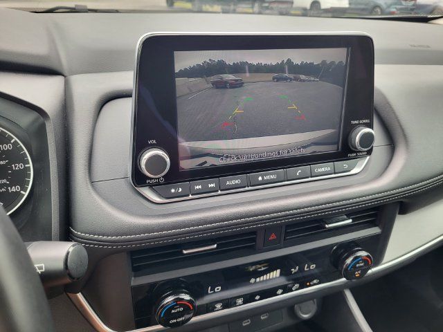 Used 2025 Nissan Rogue SV FWD image 17