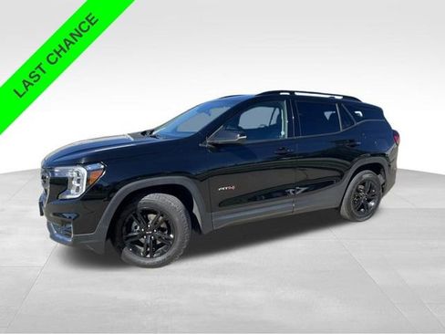 Used 2023 GMC Terrain AT4 image 2