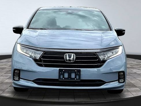 Used 2024 Honda Odyssey Sport image 2