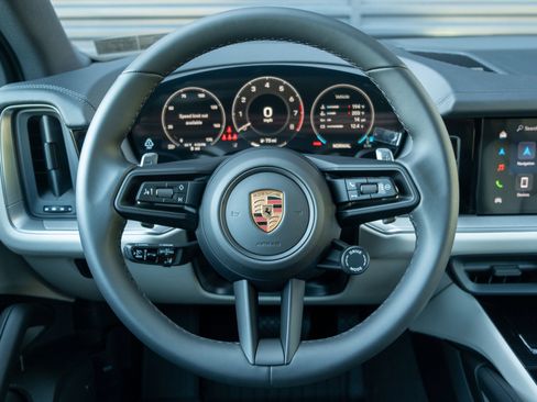 New 2026 Porsche Cayenne image 6