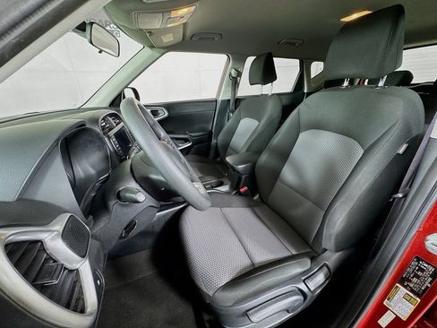 Used 2022 Kia Soul LX FWD image 19