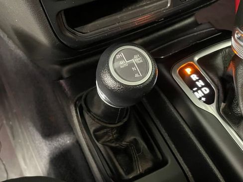 Certified 2023 Jeep Wrangler Unlimited AWD/4WD image 11