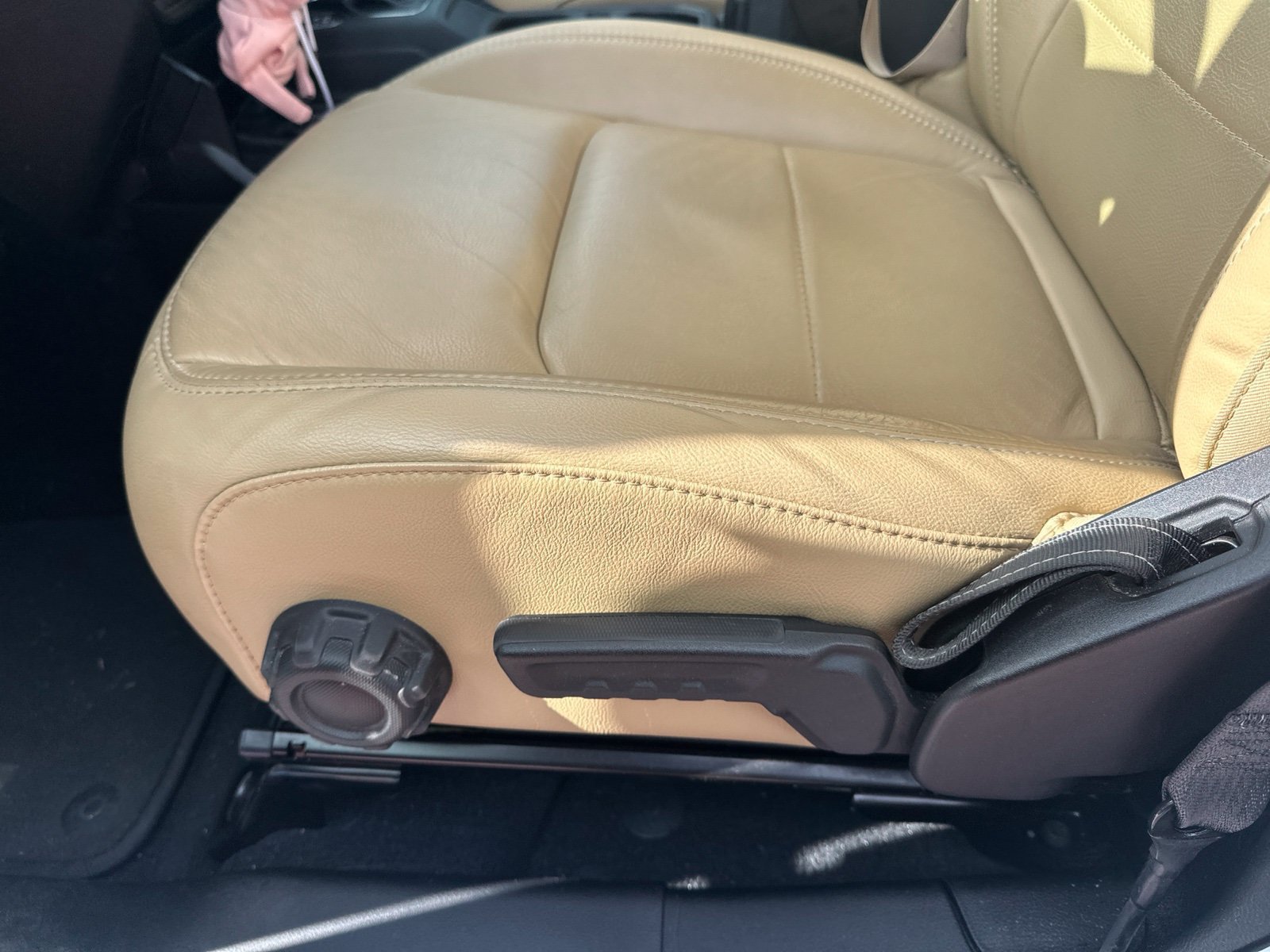 Used 2019 Jeep Wrangler Unlimited Sahara AWD/4WD image 14