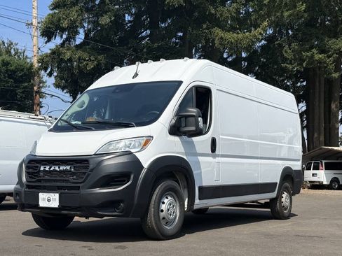 Used 2023 RAM ProMaster 2500 FWD image 2