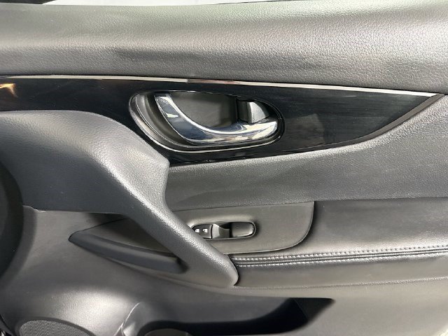 Used 2021 Nissan Rogue Sport SV AWD/4WD image 30