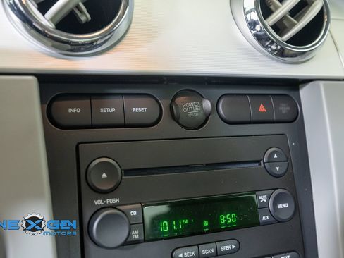 Used 2006 Ford Mustang Coupe RWD image 17