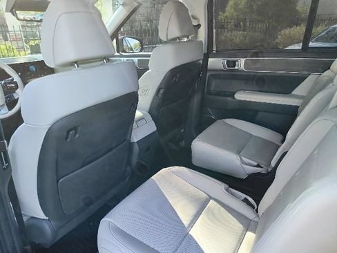 Used 2025 Hyundai Santa Fe Calligraphy FWD image 24