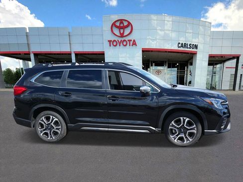 Used 2023 Subaru Ascent Limited w/ Technology Package AWD/4WD image 4