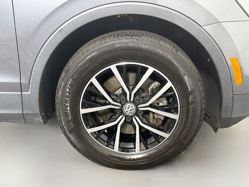 Used 2021 Volkswagen Tiguan SE w/ Panoramic Sunroof Package AWD/4WD image 32