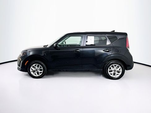 Used 2025 Kia Soul LX w/ LX Technology Package image 4