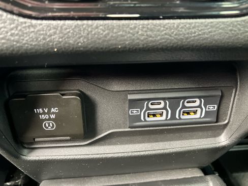 Used 2025 Jeep Grand Cherokee L Limited w/ Luxury Tech Group II image 41