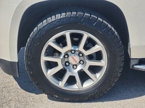 Used 2015 GMC Yukon Denali w/ Open Road Package RWD image 10