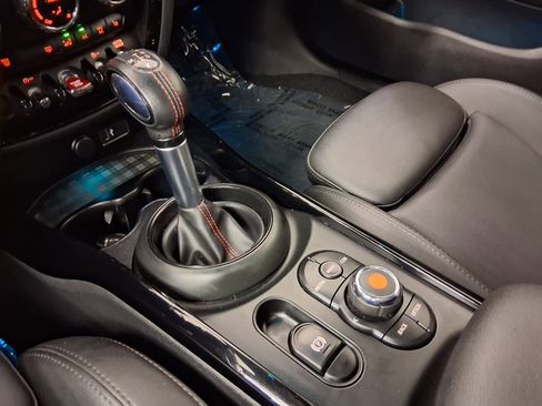 Used 2019 MINI Cooper Clubman S w/ Premium Package FWD image 17