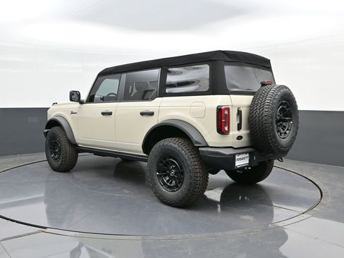 New 2025 Ford Bronco Badlands image 5