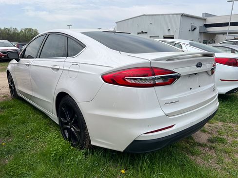 Used 2019 Ford Fusion SE w/ Equipment Group 151A image 2