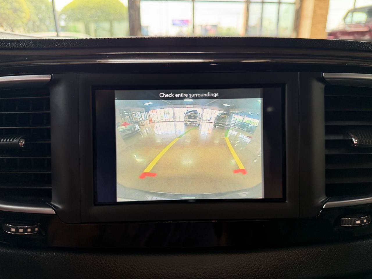 Used 2019 Chrysler Pacifica Touring-L FWD image 48