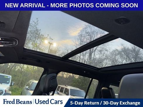 Used 2024 Jeep Wagoneer Series II w/ Premium Group I AWD/4WD image 14