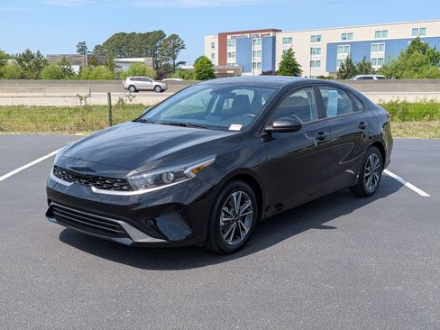 Used 2024 Kia Forte LXS FWD image 7