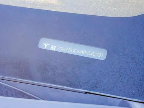 Used 2024 Tesla Model Y Performance image 29