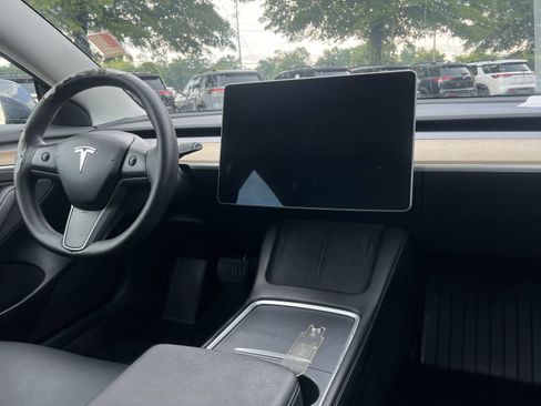Used 2023 Tesla Model 3 Standard Range RWD image 4