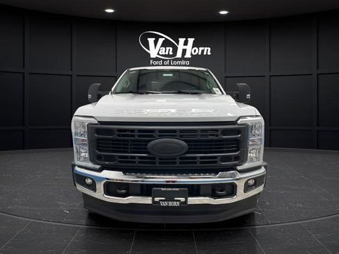 Used 2024 Ford F250 XLT AWD/4WD image 2