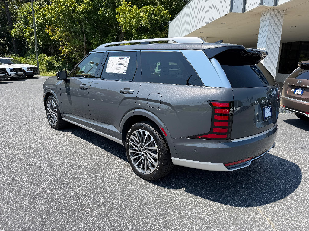 New 2027 Hyundai Palisade Calligraphy FWD image 4